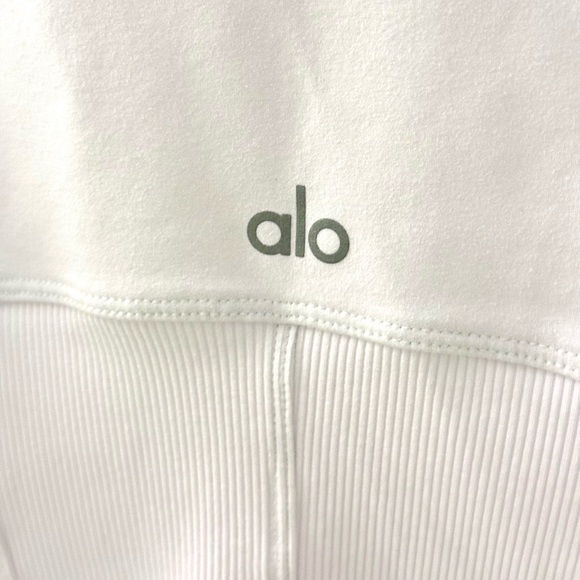 🤍🔥ALO Yoga Women's White Utility Jacket - Picture 3 of 9